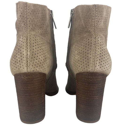 Vince Camuto Cava Perforated Suede Heeled Booties Boots in Wild Mushroom Size 7 - Picture 6 of 13